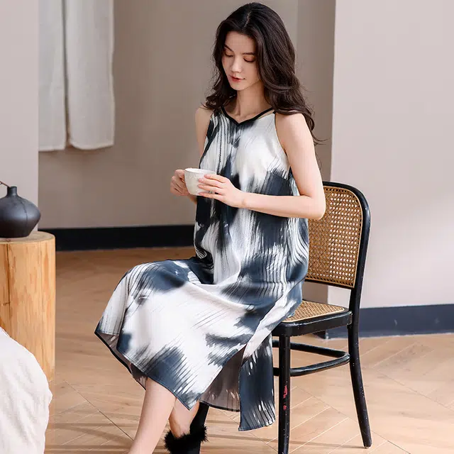 俏佳人 带胸垫高级感凉感水墨风休闲舒适透气吊带无袖家居服睡裙 女款