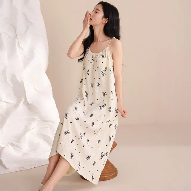 俏佳人 透气舒适带胸垫休闲慵懒吊带家居服柔软亲肤无袖睡裙 女款