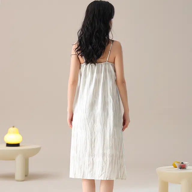 俏佳人 云朵棉舒适带胸垫透气休闲慵懒吊带家居服柔软亲肤无袖睡裙 女款