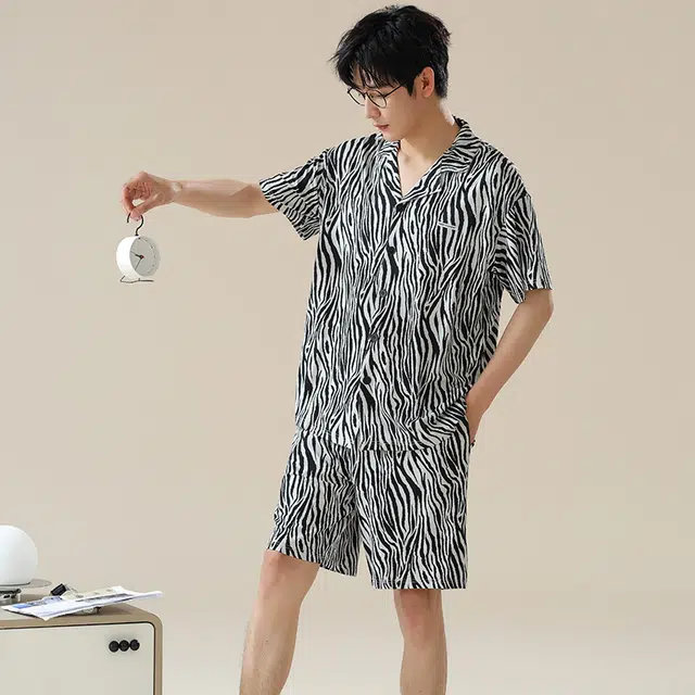 俏佳人 柔软亲肤斑马纹休闲开衫慵懒宽松短袖短裤家居服睡衣套装 男款