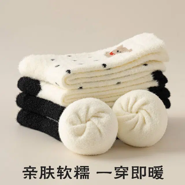 俏佳人 秋冬加绒加厚可爱卡通亲肤柔软吸汗透气高弹舒适中筒袜 女款