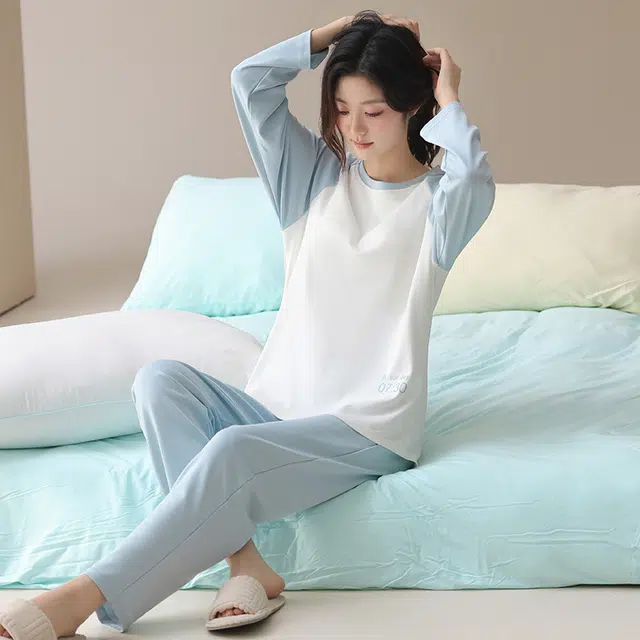 俏佳人 纯棉基础圆领套头拼色宽松休闲舒适亲肤透气长袖长裤可外穿家居服睡衣套装 女款