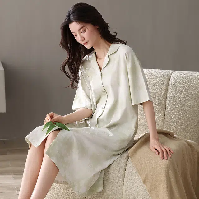 俏佳人 纯棉亲肤透气柔软基础翻领休闲短袖慵懒家居服睡裙 女款