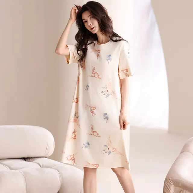 俏佳人 带胸垫纯棉小兔子满印休闲宽松柔软舒适透气可外穿短袖家居服睡裙 女款