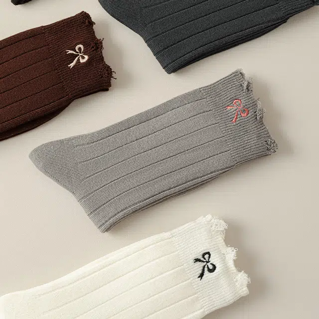 俏佳人 秋冬纯色条纹蝴蝶结亲肤柔软吸汗透气高弹舒适保暖中筒袜 女款