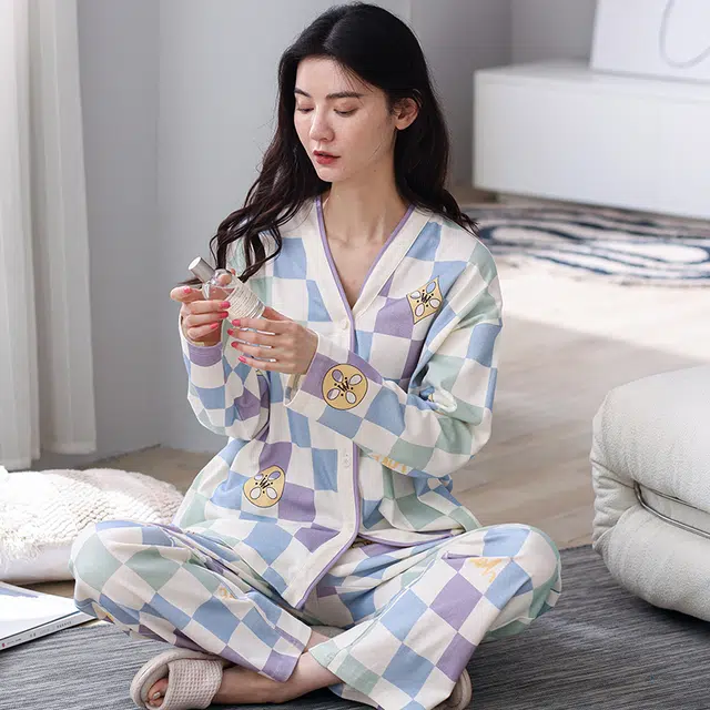 俏佳人 亲肤透气柔软舒适吸湿排汗开衫长袖长裤睡衣套装 女款 图片色