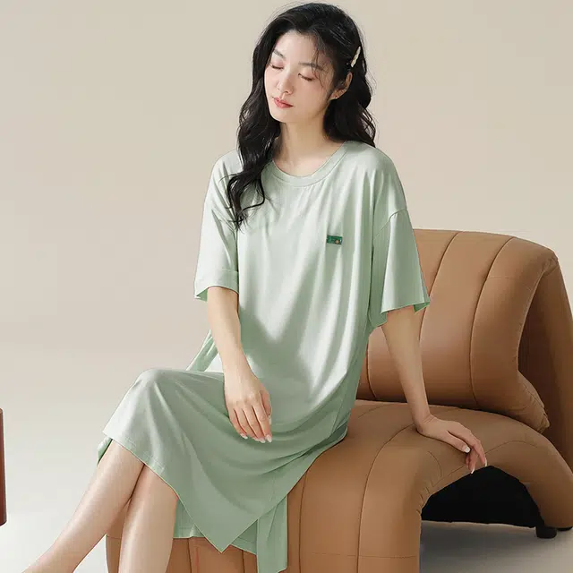 俏佳人 带胸垫垂感柔软亲肤透气短袖纯色休闲慵懒家居服睡裙 女款