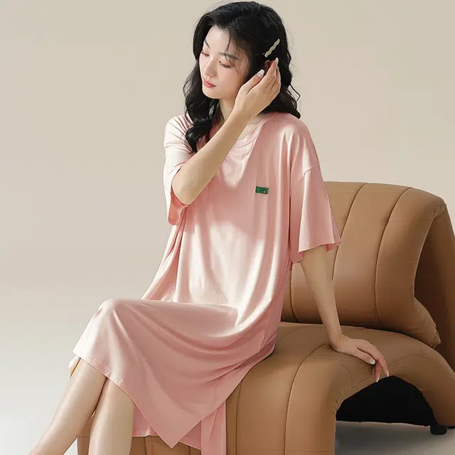 俏佳人 带胸垫短袖垂感柔软亲肤透气纯色休闲慵懒简约家居服睡裙 女款