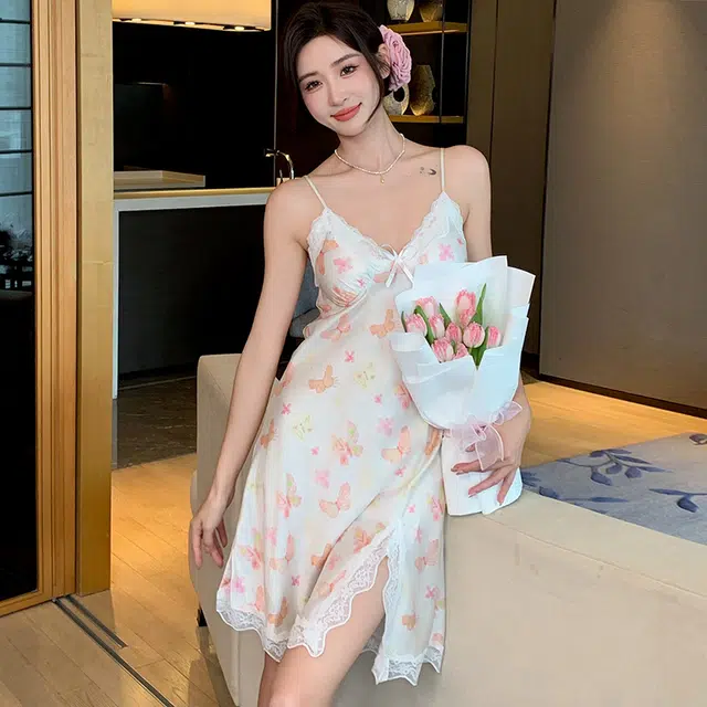 俏佳人 性感带胸垫冰丝无袖吊带纯欲风开衩蕾丝凉感透气亲肤家居服睡裙 女款