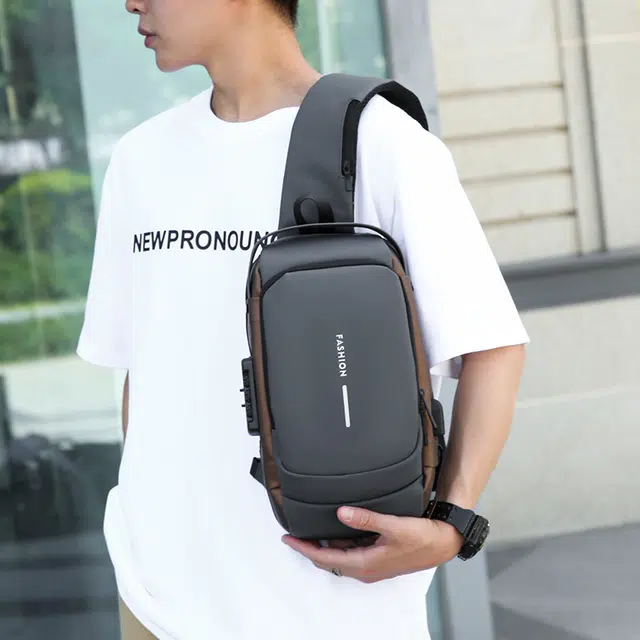 泰克森 休闲单纯色 合成革 肩包斜跨背包腰包胸包 中号 男女同款情侣款 深蓝色/黑色/黑配金色/灰配金色