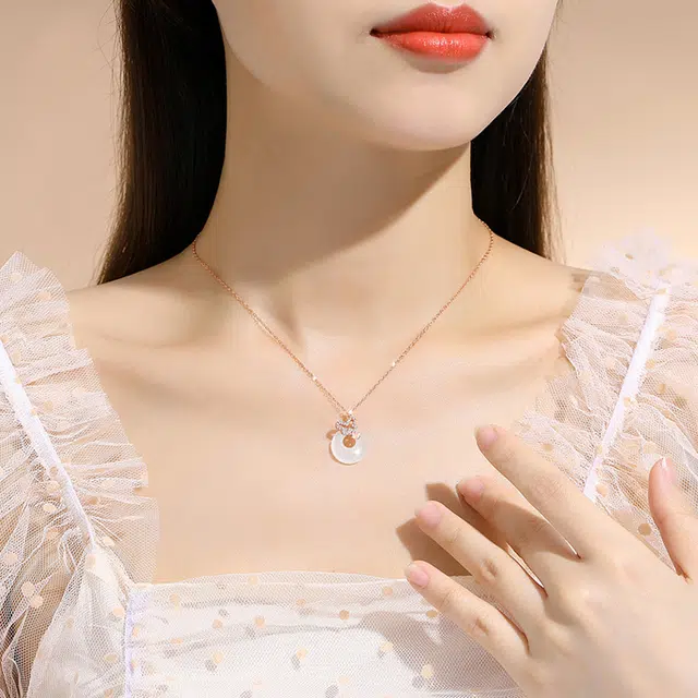 翡翠王朝 蝴蝶平安扣国潮新中式 玉髓 玉石项链 女款