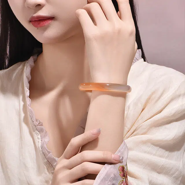 【如斯美玉】 翡翠王朝 元气满满锦鲤 新中式温润细腻小众古色古香 国潮古风气质宫廷汉服百搭旗袍风#好运天然 玉髓 玉石手镯 女款