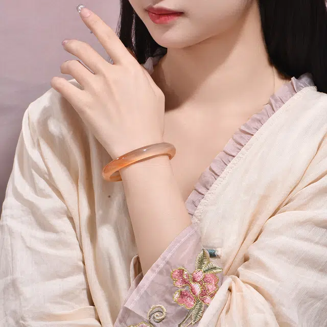 【如斯美玉】 翡翠王朝 元气满满锦鲤 新中式温润细腻小众古色古香 国潮古风气质宫廷汉服百搭旗袍风#好运天然 玉髓 玉石手镯 女款