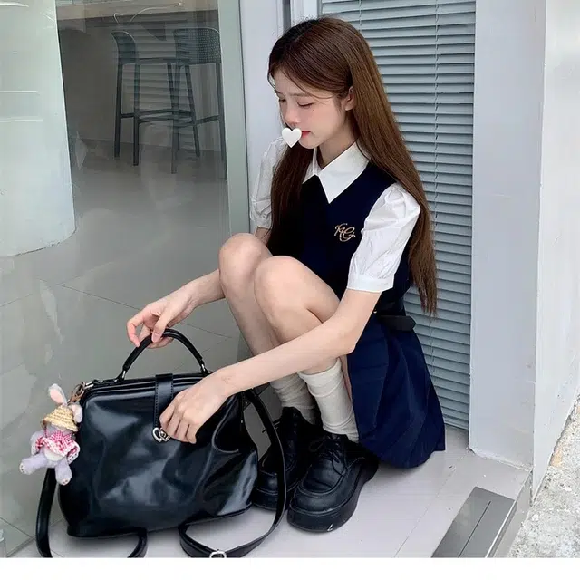 哒头下雨不愁 学院风设计感背带百褶连衣短裙装套装 女款