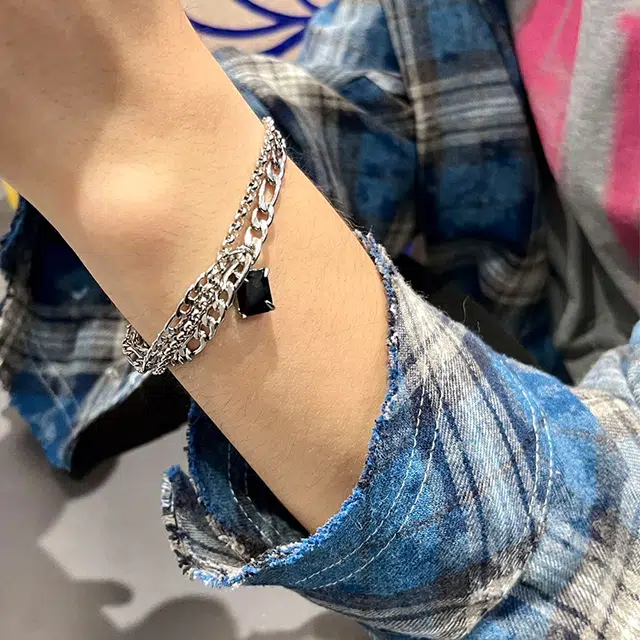 FAIRWHALE ins