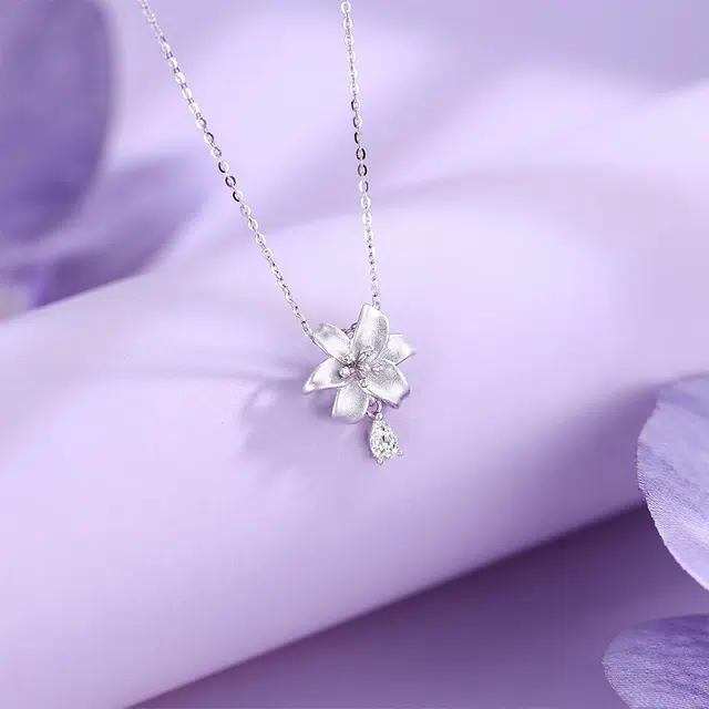 【S925银 在逃公主】 七七银饰 紫薇花 甜美小众轻奢气质高级感锁骨链 森系简约满钻爆闪 日常通勤约会学生好运 纯银 项链 女款