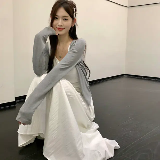 依钗 慵懒风日常通勤针织开衫防晒外搭内搭胸垫吊带甜美小白裙裙装套装 女款