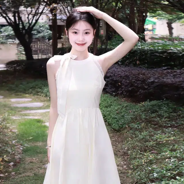 依钗 法式浪漫气质挂脖系带蝴蝶结蕾丝温柔收腰纯色圆领拉链露肩海边沙滩度假风长裙无袖连衣裙 女款