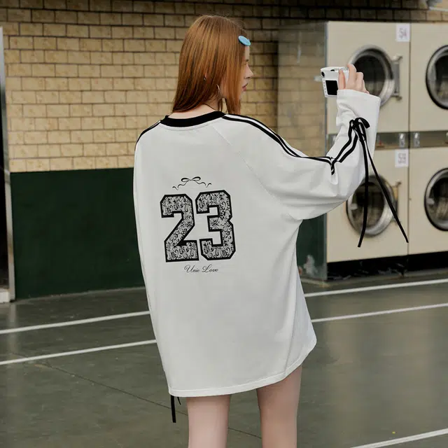 UNIFREE V-Neck Long Sleeve T-Shirt