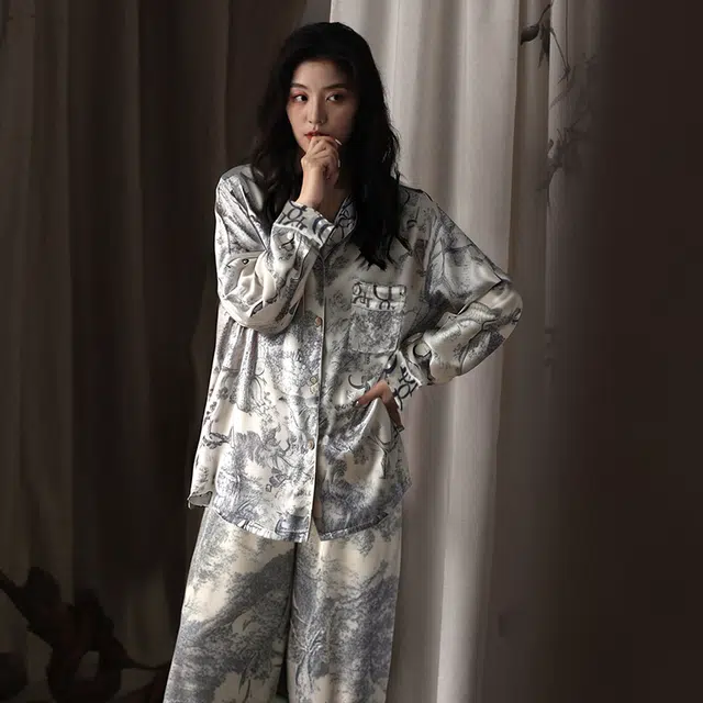 都市丽人 薄款舒适翻领长袖上衣家居服长裤睡衣套装 女款 水墨