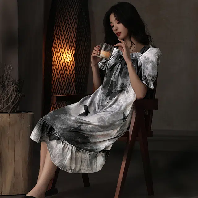 都市丽人 冰丝短袖薄款休闲大码可外穿中长款连衣裙睡裙 女款 灰白