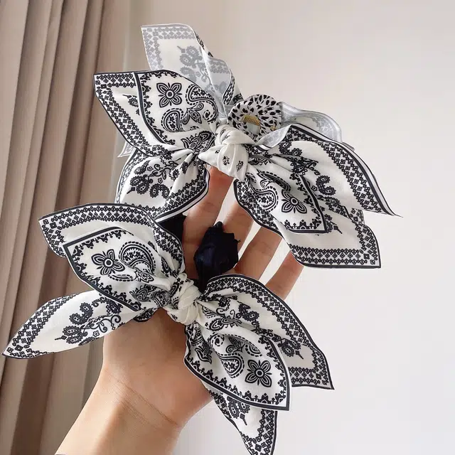 妖娆猫 新中式法式高级感腰果花抓夹女字母爱心后脑勺盘发发量多鲨鱼夹发饰发圈头饰 发夹 女款