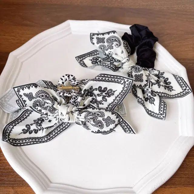 妖娆猫 新中式法式高级感腰果花抓夹女字母爱心后脑勺盘发发量多鲨鱼夹发饰发圈头饰 发夹 女款