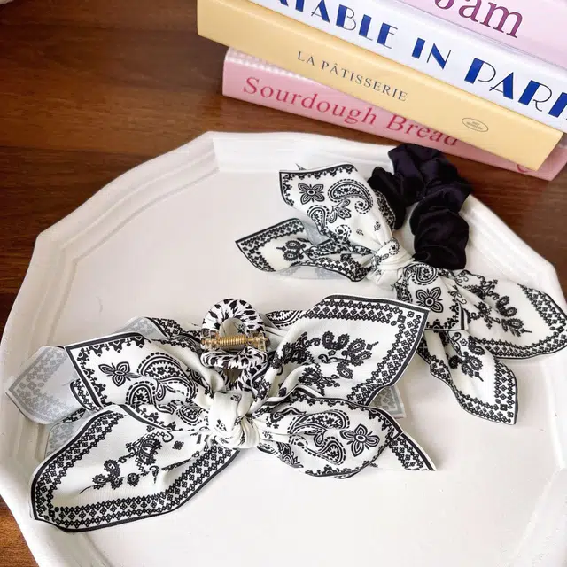 妖娆猫 新中式法式高级感腰果花抓夹女字母爱心后脑勺盘发发量多鲨鱼夹发饰发圈头饰 发夹 女款