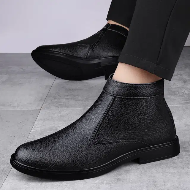 公牛雷霆 二层牛皮 商务休闲 加绒保暖 英伦风经典 复古 柔软舒适 中筒 马丁靴 厚底 男款