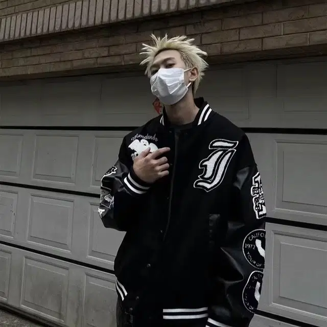 WHELVE Hiphop