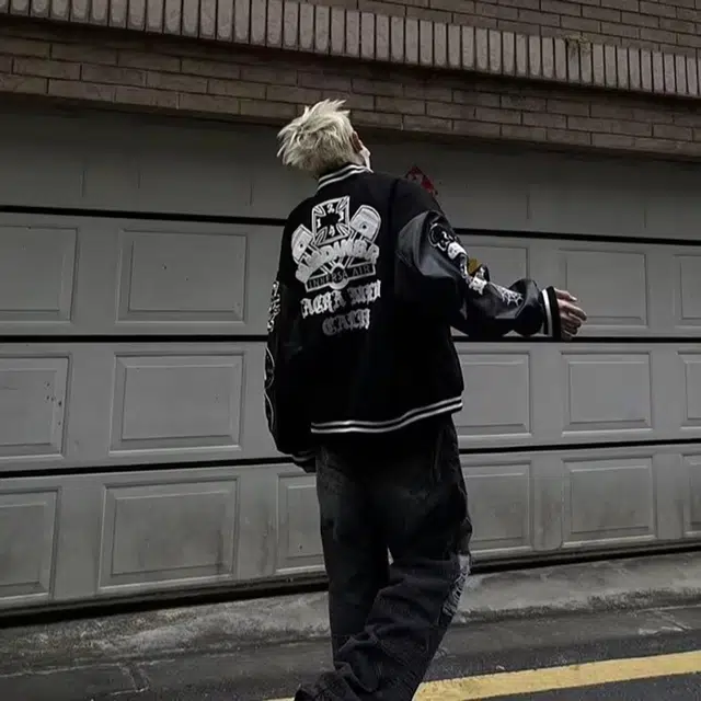 WHELVE Hiphop