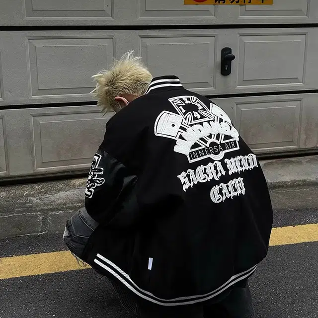 WHELVE Hiphop