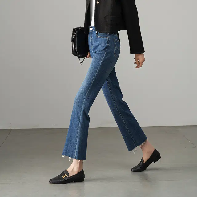 娅丽达 时尚休闲简约气质百搭微喇牛仔裤 女款