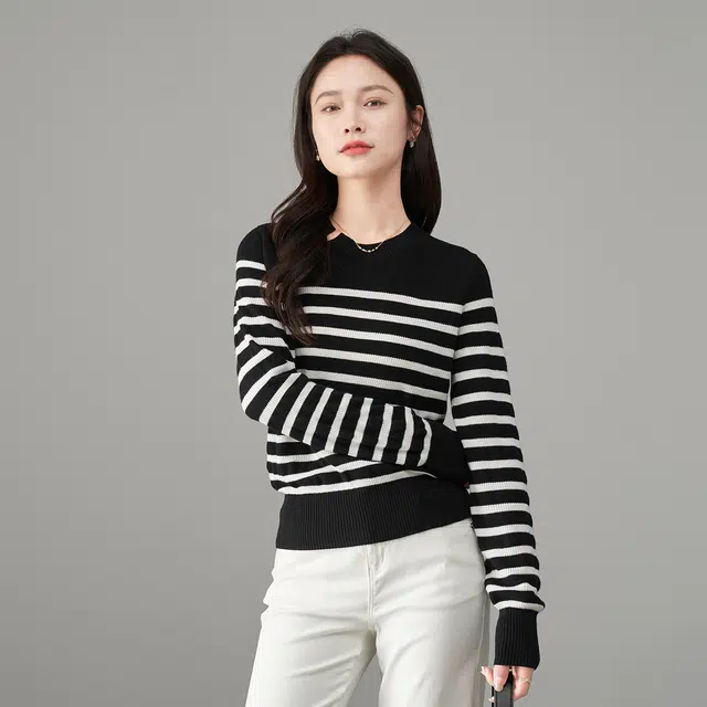娅丽达 拼色条纹圆领修身针织衫 女款 黑色