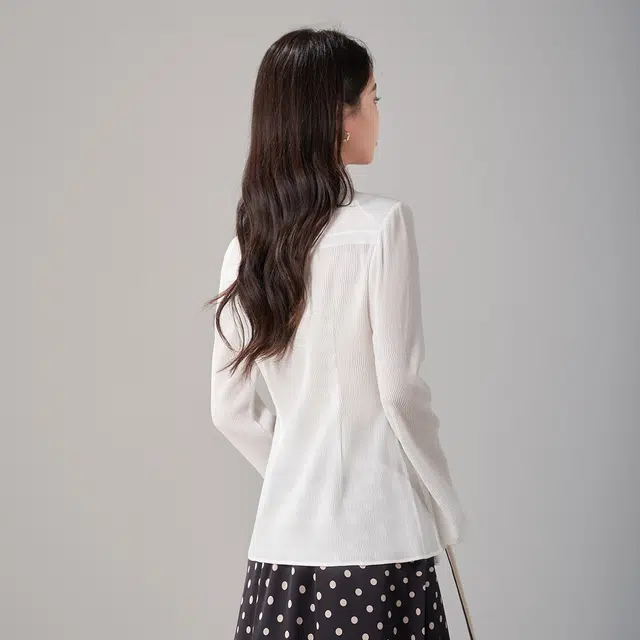 娅丽达 纯色尖领纽扣长袖衬衫 女款