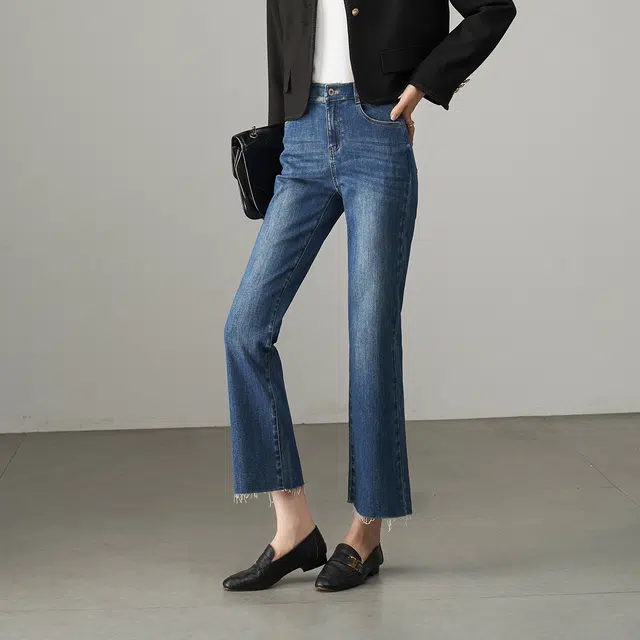 娅丽达 时尚休闲简约气质百搭微喇牛仔裤 女款
