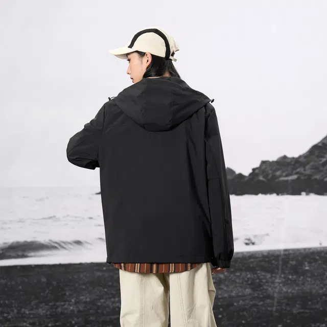 LIGHTNING MONSTER Logo