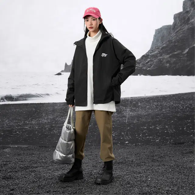 LIGHTNING MONSTER Logo