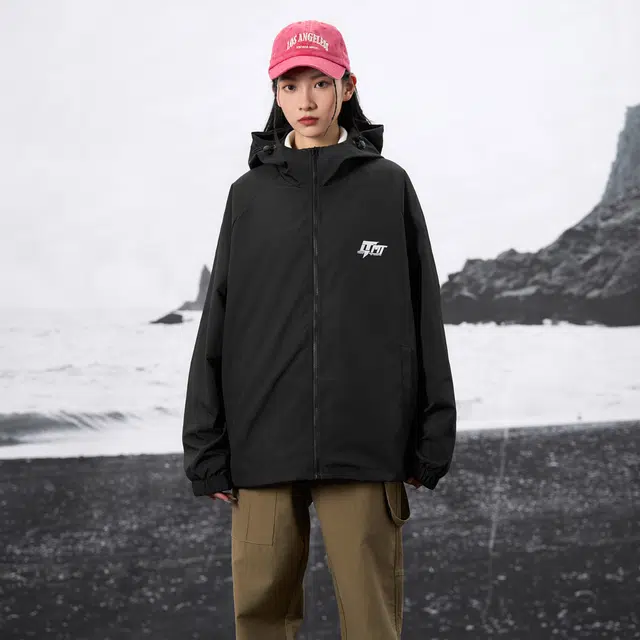 LIGHTNING MONSTER Logo