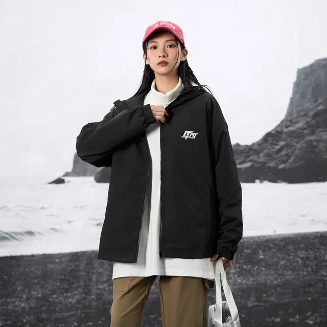 LIGHTNING MONSTER Logo