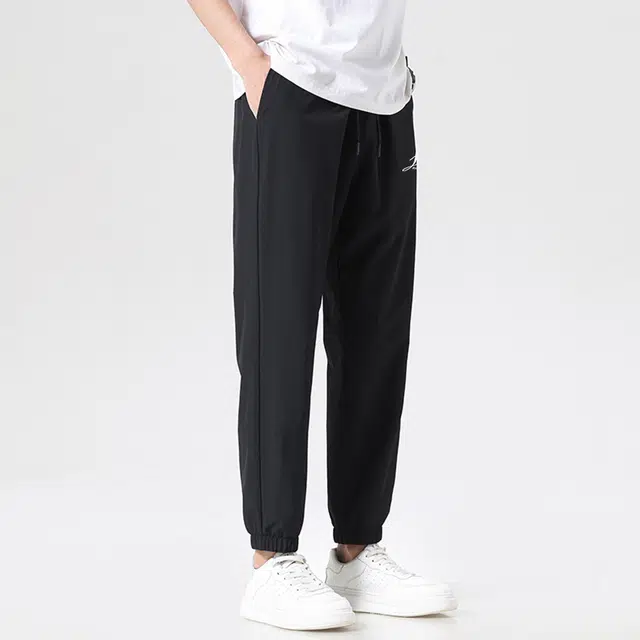 LIGHTNING MONSTER logo