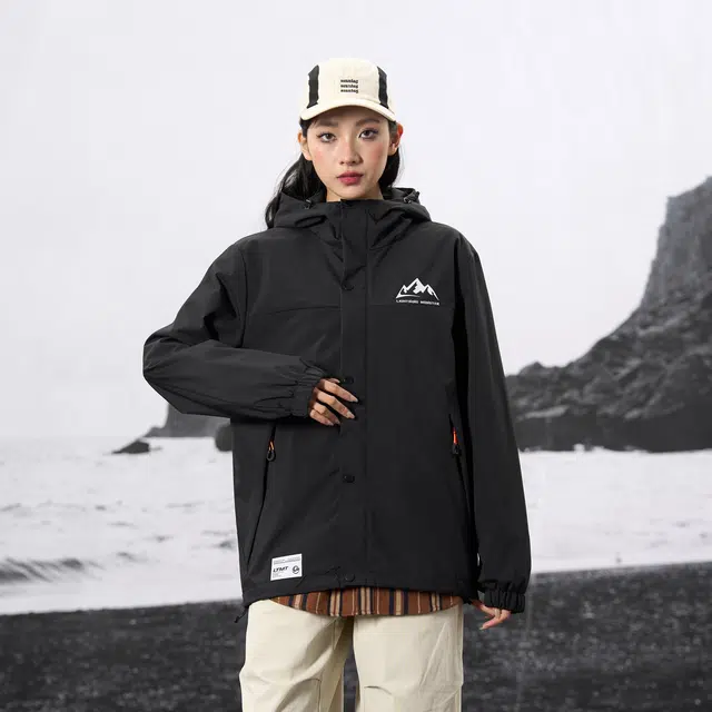 LIGHTNING MONSTER Logo