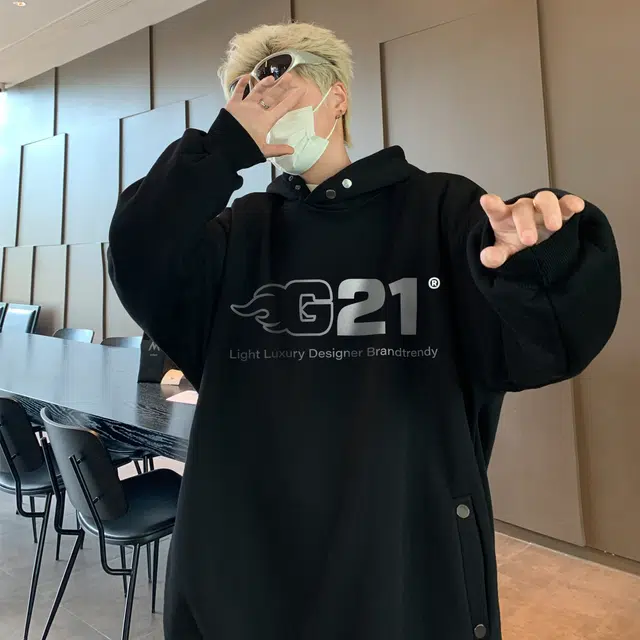 G21