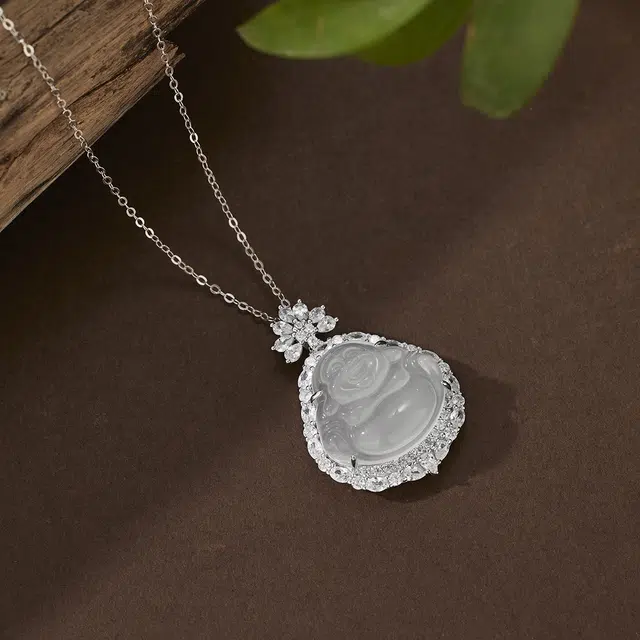 逸之璟 大肚佛笑佛弥勒佛公 新中式国风本命年锁骨链 冰透温润 表白告白 好事花生 #好运 玉髓 项链 女款