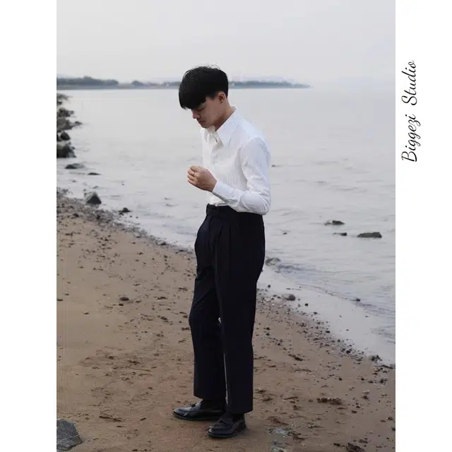 大格子与黑猫 意式儒雅长尖领扣领抗皱修身文艺欧美雅痞有型泡泡纱长袖条纹衬衫 男款