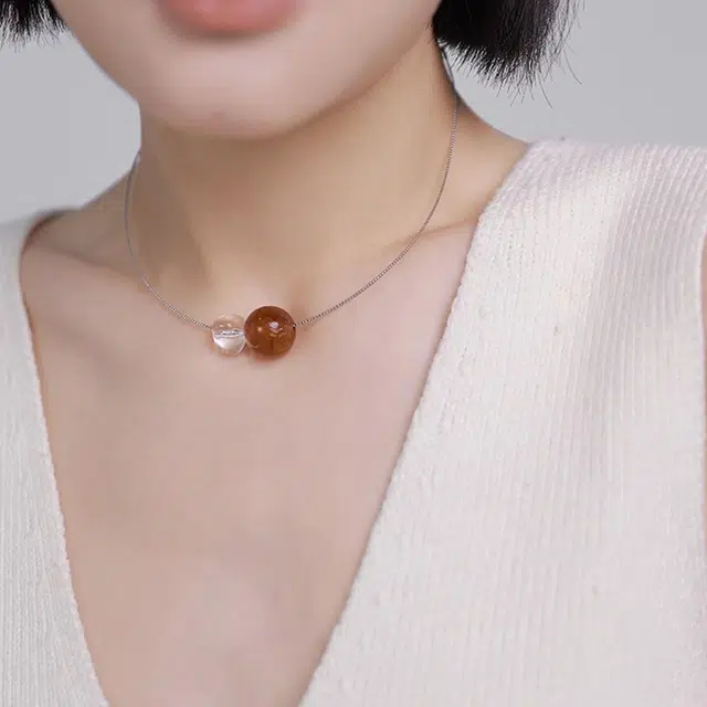925
