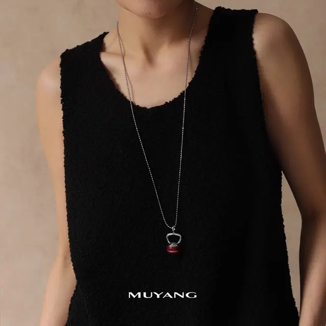 慕阳 小壶铃长款吊坠 小众简约精致轻奢高级感设计 经典百搭个性时尚气质 日常通勤清冷氛围感 精美礼盒 可调节毛衣链 钛钢 项链 女款