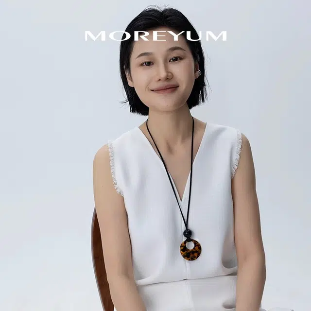 慕阳 暮云玳纹长款毛衣链 小众轻奢简约高级感精致吊坠设计 复古风森系氛围感日常通勤百搭 个性时尚大气 精美礼盒 亚克力 项链 女款