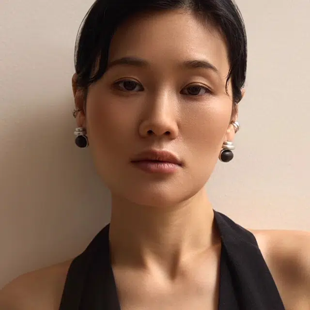 慕阳 沐丝 纯银简约独特风格时尚潮流个性小众设计复古优雅清冷感 日常通勤风休闲搭配养耳洞手工制作#好运 檀木 木作耳环 女款