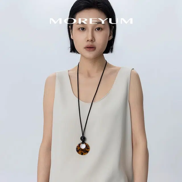 慕阳 暮云玳纹长款毛衣链 小众轻奢简约高级感精致吊坠设计 复古风森系氛围感日常通勤百搭 个性时尚大气 精美礼盒 亚克力 项链 女款
